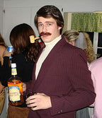 ALLAURA Compatible with Sonny Bono Wig – 60s 70s Men’s Short Brown Wig + Mustache for Hippie, Singer, TV Star, Cop, Detective Costumes – Liberty Duo, Limu & Doug, Uncle Rico, Retro Halloween Outfit