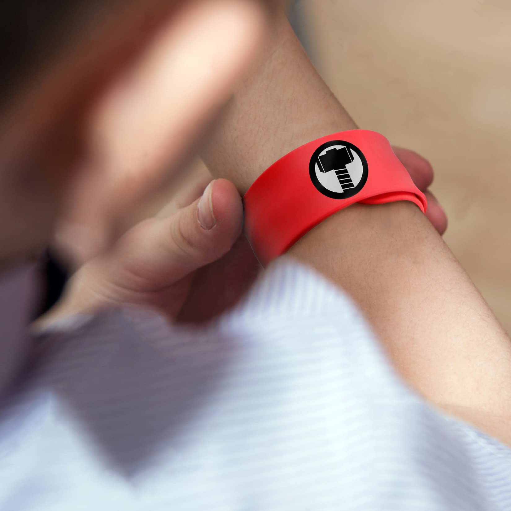 Mizzuco Dress Up Capes for Kids Superhero Cloak with Mask and Waistband Halloween Costumes and Party Dress up(Red Gray)